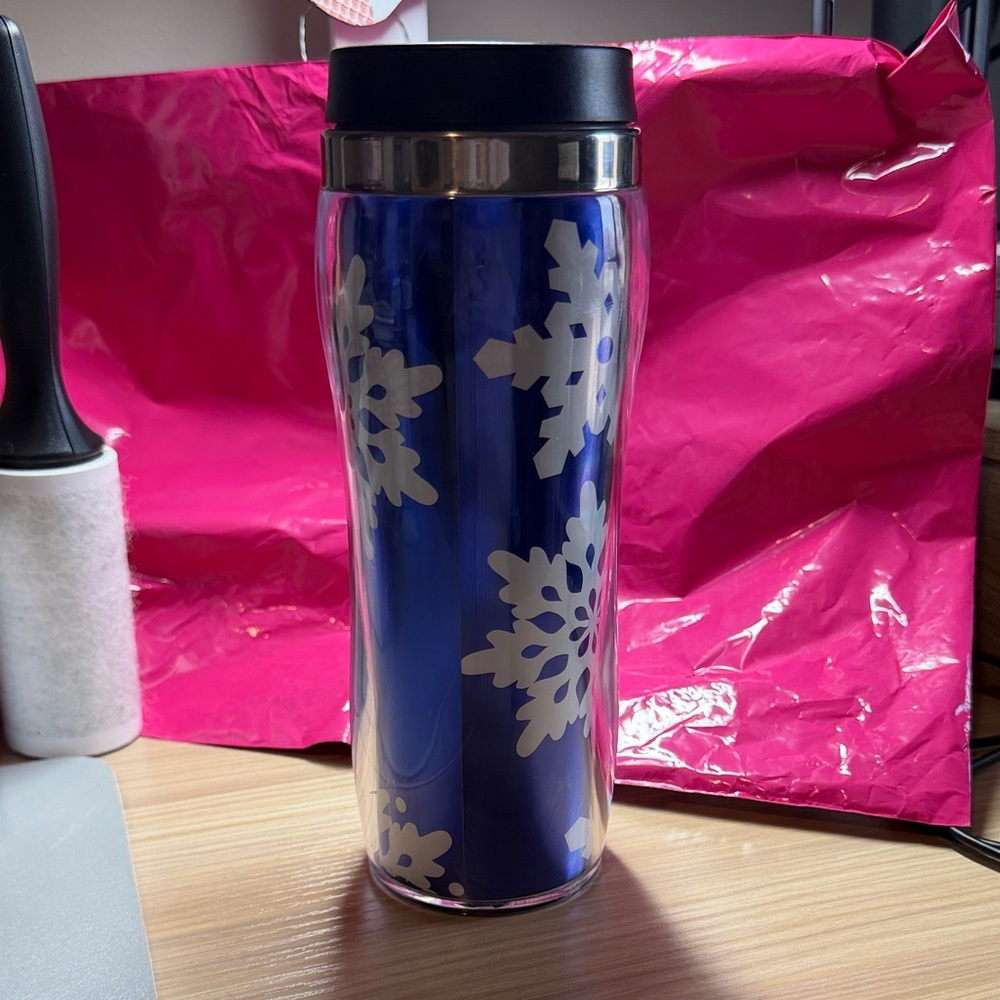 Blue and White Snowflake Travel Cup